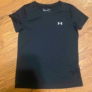 Black under armor t-shirt